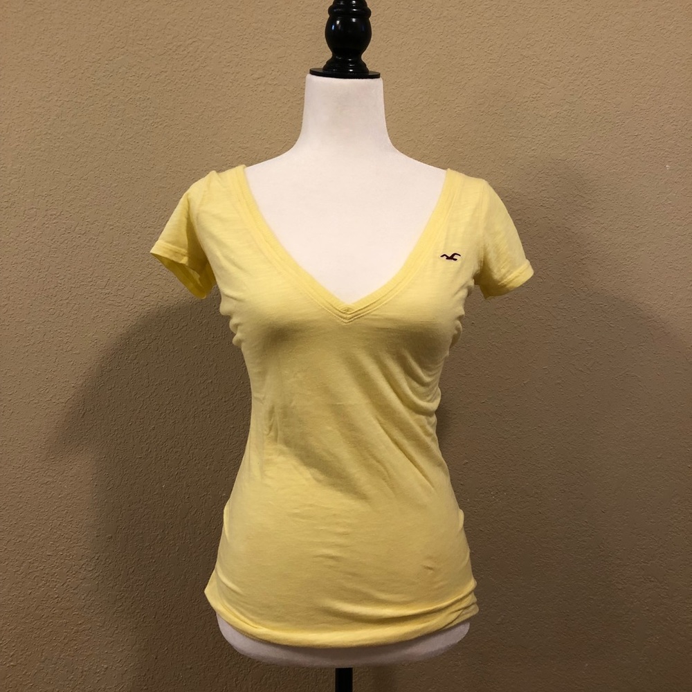 Hollister tee
